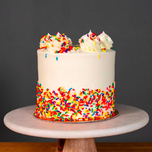 6" Vanilla Confetti Cake detail